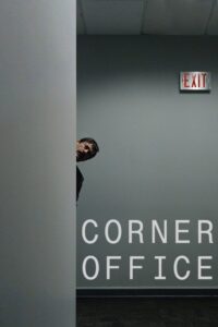 Corner Office Online En Netflix